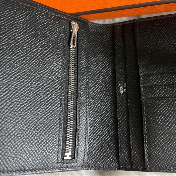 New Hermès So Black Bearn Compact monochrome Wallet - Picture 9 of 16